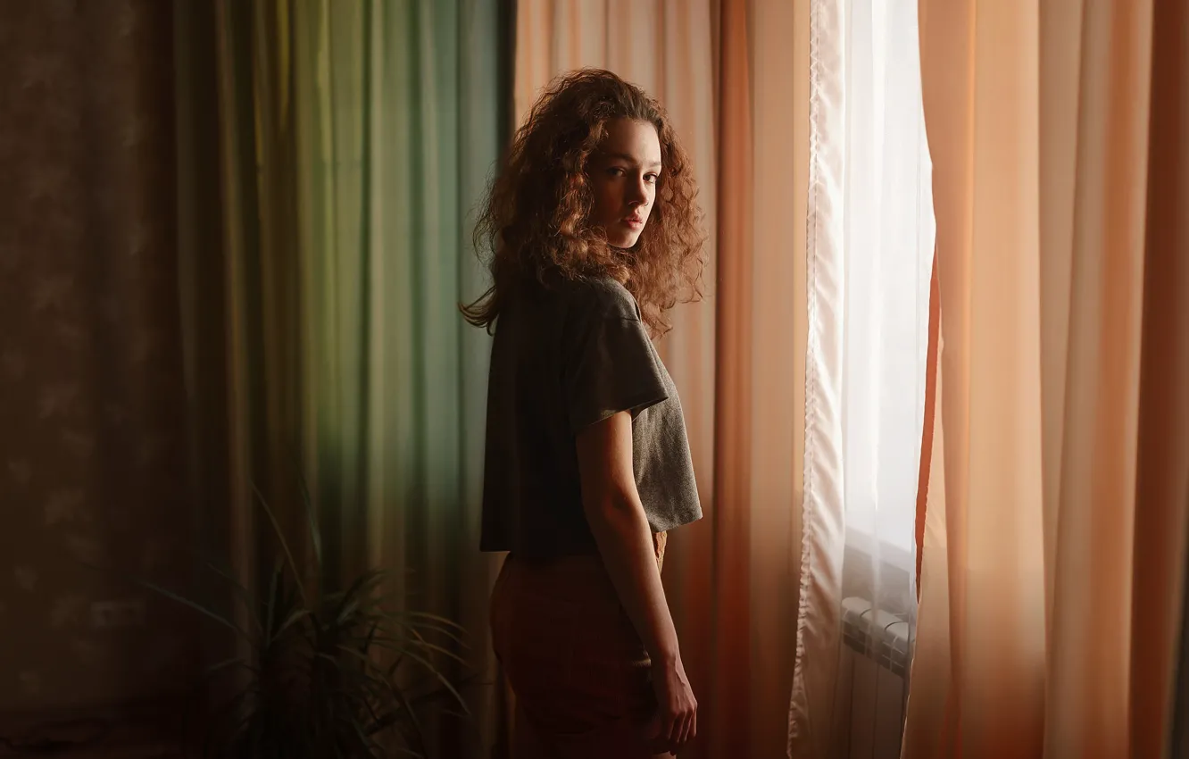 Photo wallpaper shorts, curls, Aleks Five