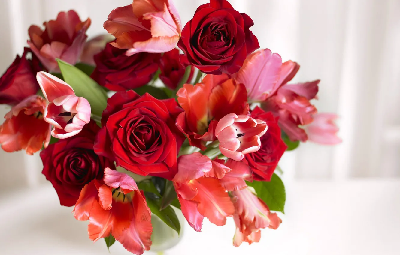 Photo wallpaper roses, bouquet, tulips, vase, aroma
