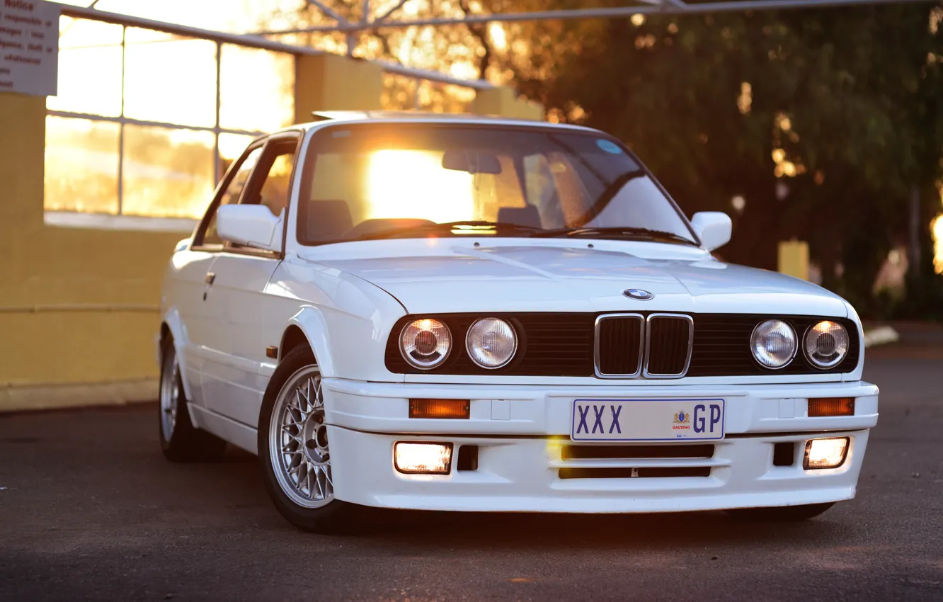 Photo wallpaper BMW, white, front, E30