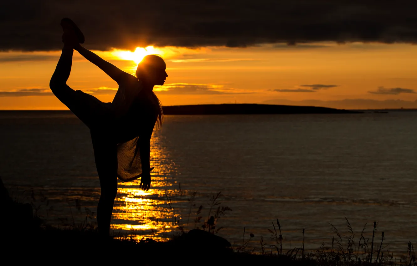 Photo wallpaper girl, the sun, sunset, nature