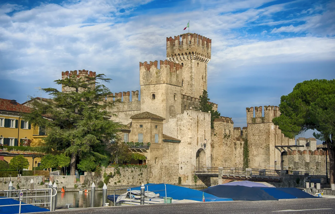 Photo wallpaper Bridge, Castle, Italy, Italy, Bridge, Castle, Italia, Sirmione