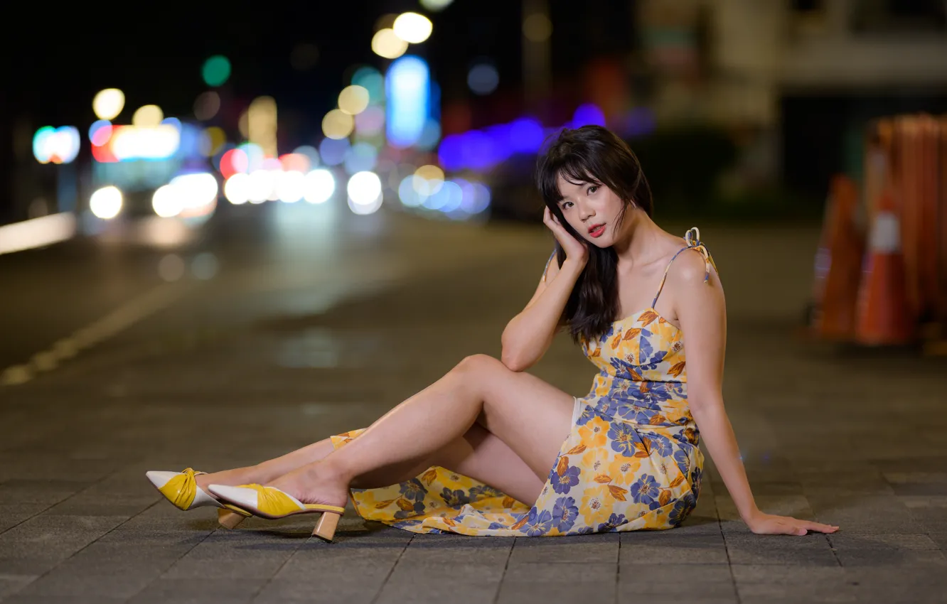 Photo wallpaper look, night, lights, pose, model, portrait, makeup, figure