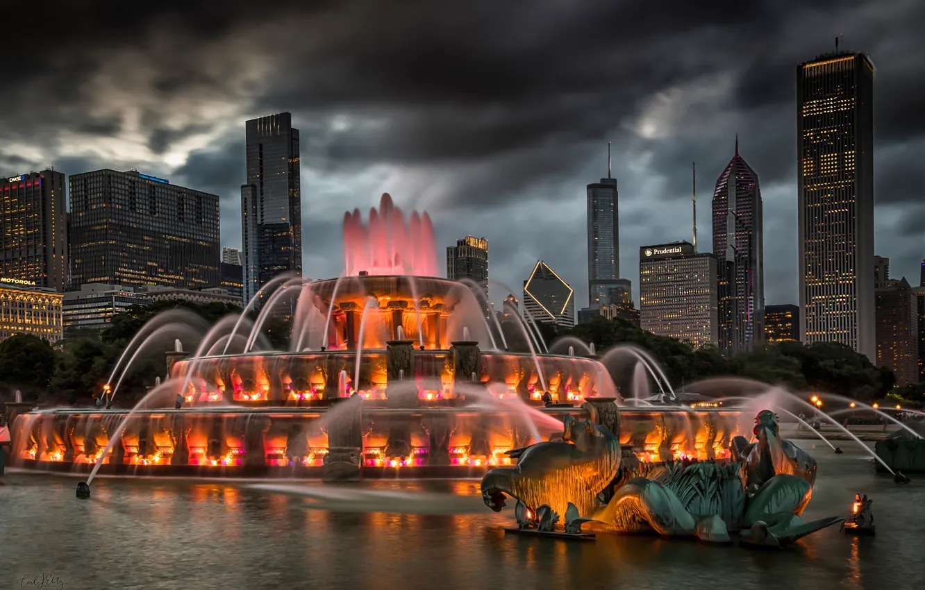 Photo wallpaper building, home, skyscrapers, backlight, Chicago, fountain, Il, night city