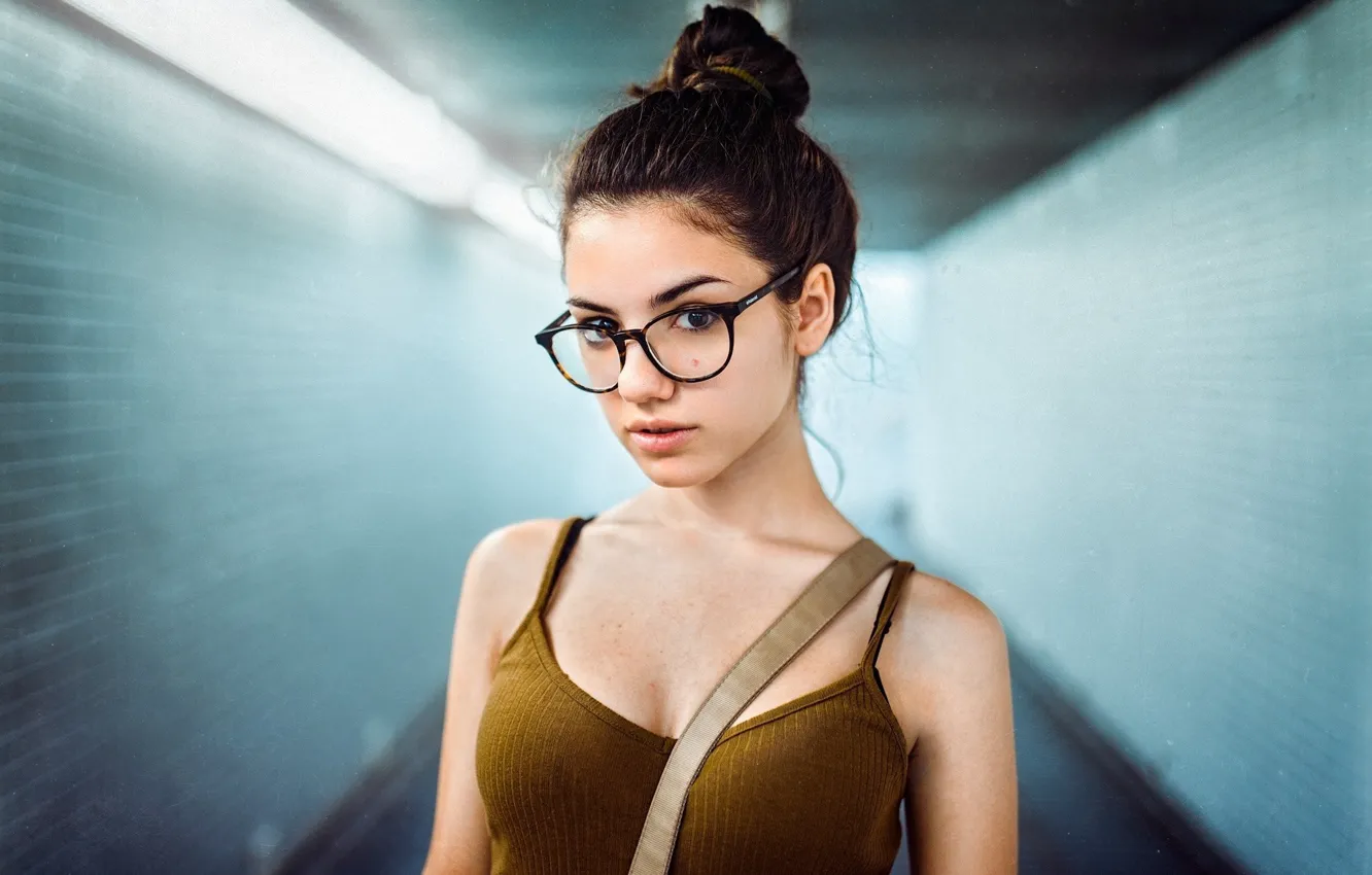 Photo wallpaper model, makeup, dress, brunette, glasses, hairstyle, the tunnel, beauty