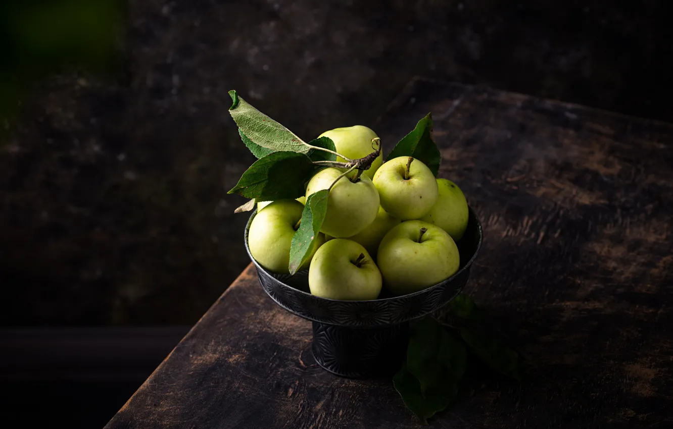 Photo wallpaper green, table, apples
