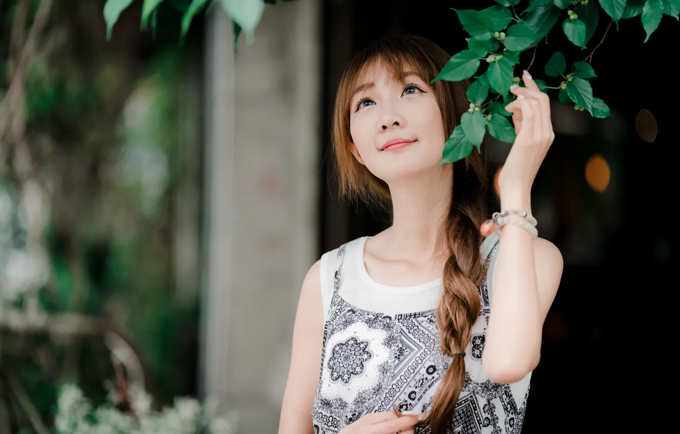 Photo wallpaper leaves, girl, branches, Asian, cutie
