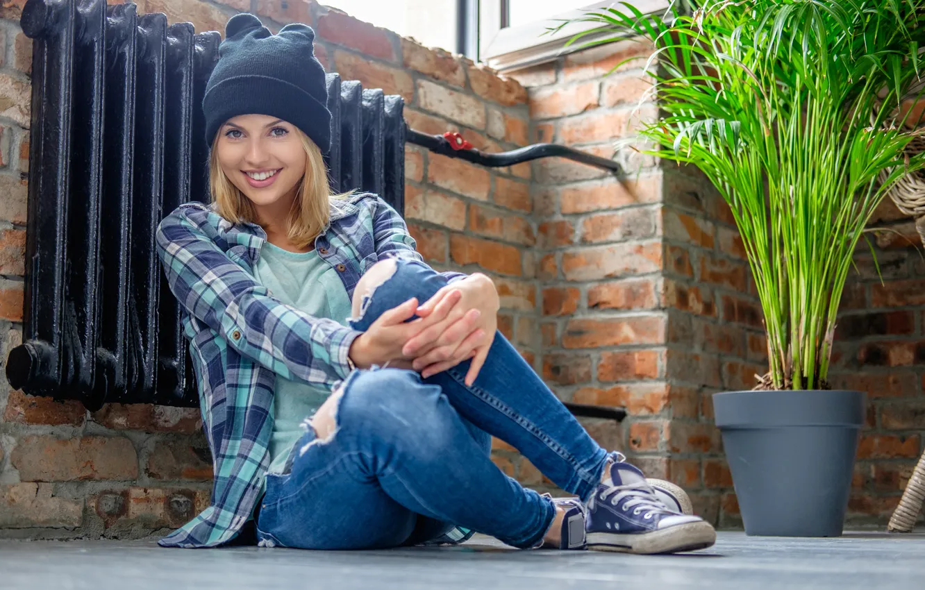 Photo wallpaper girl, hat, young, smile, beautiful, jeans, blonde, cute