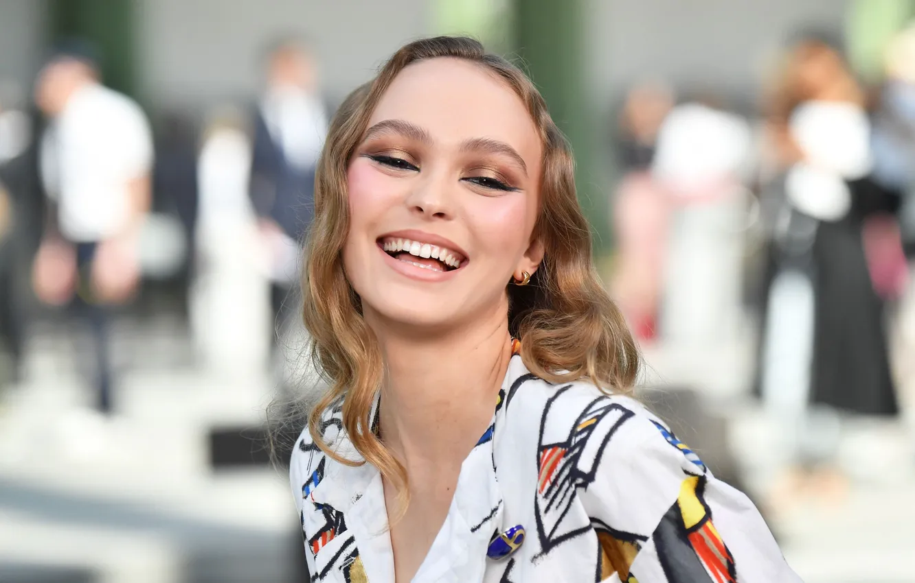 Photo wallpaper look, pose, model, portrait, makeup, actress, Lily-Rose Depp, Lily-Rose Depp