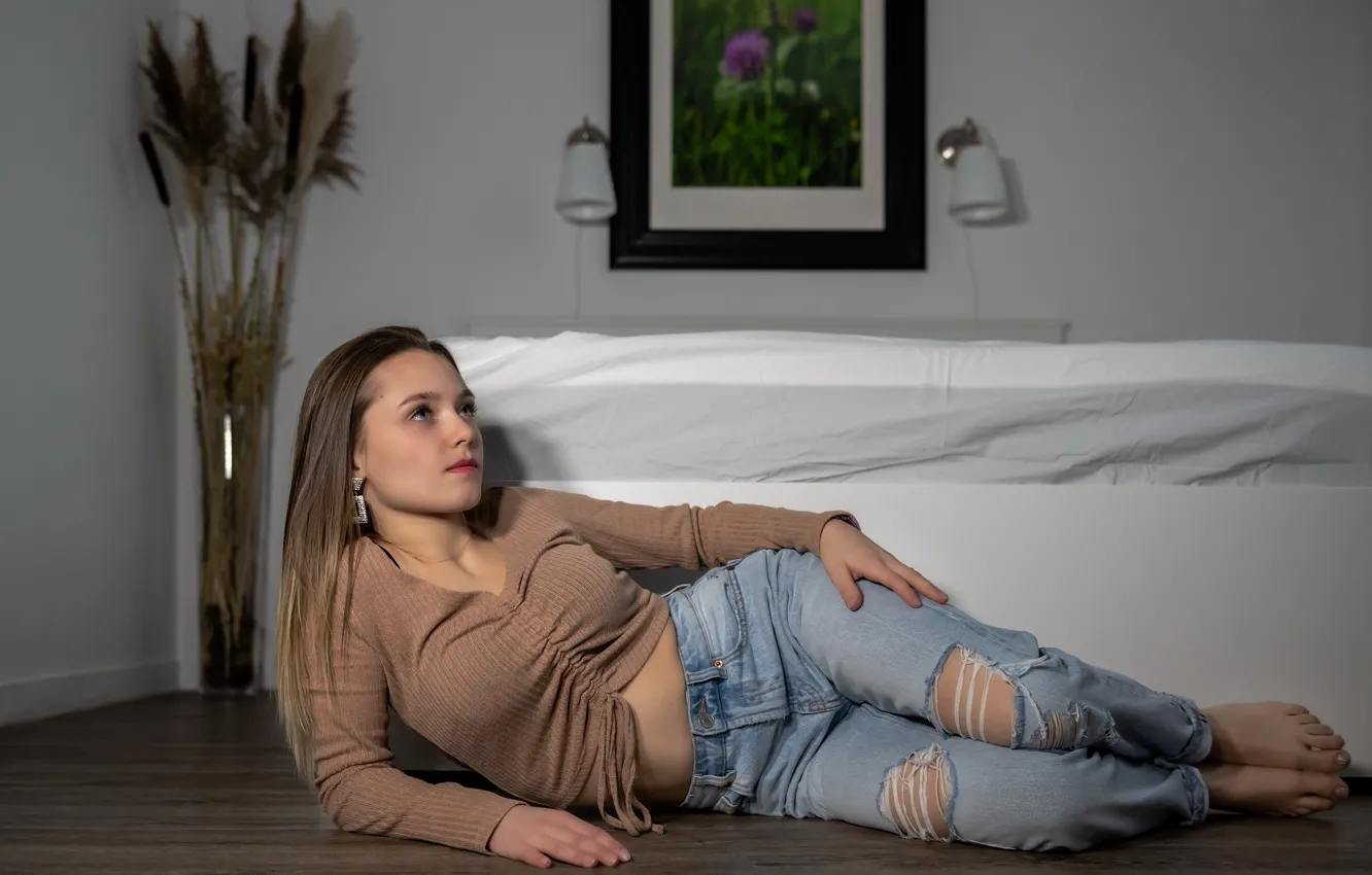 Photo wallpaper girl, pose, home