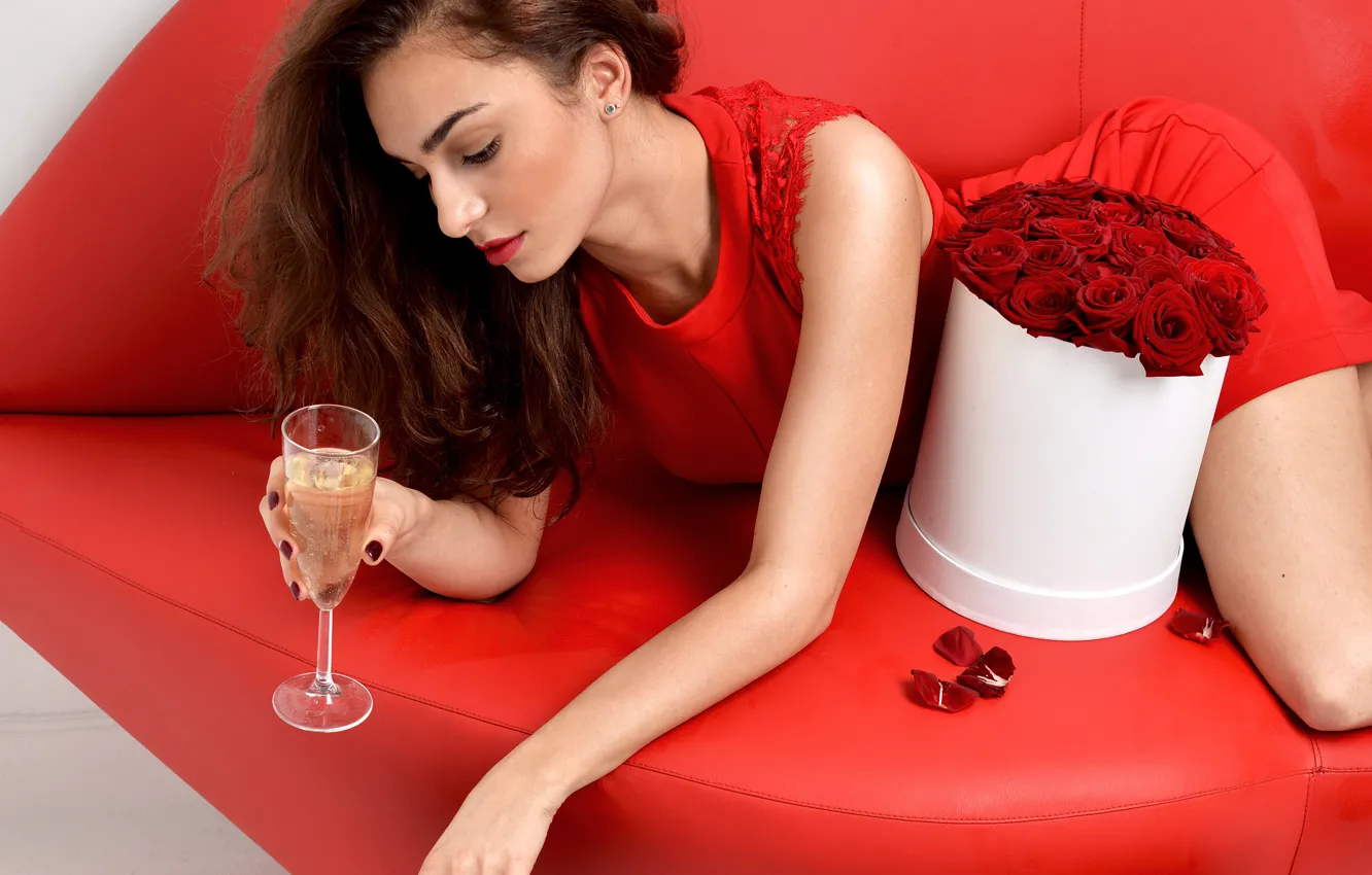 Photo wallpaper flowers, red, pose, sofa, wine, glass, roses, makeup