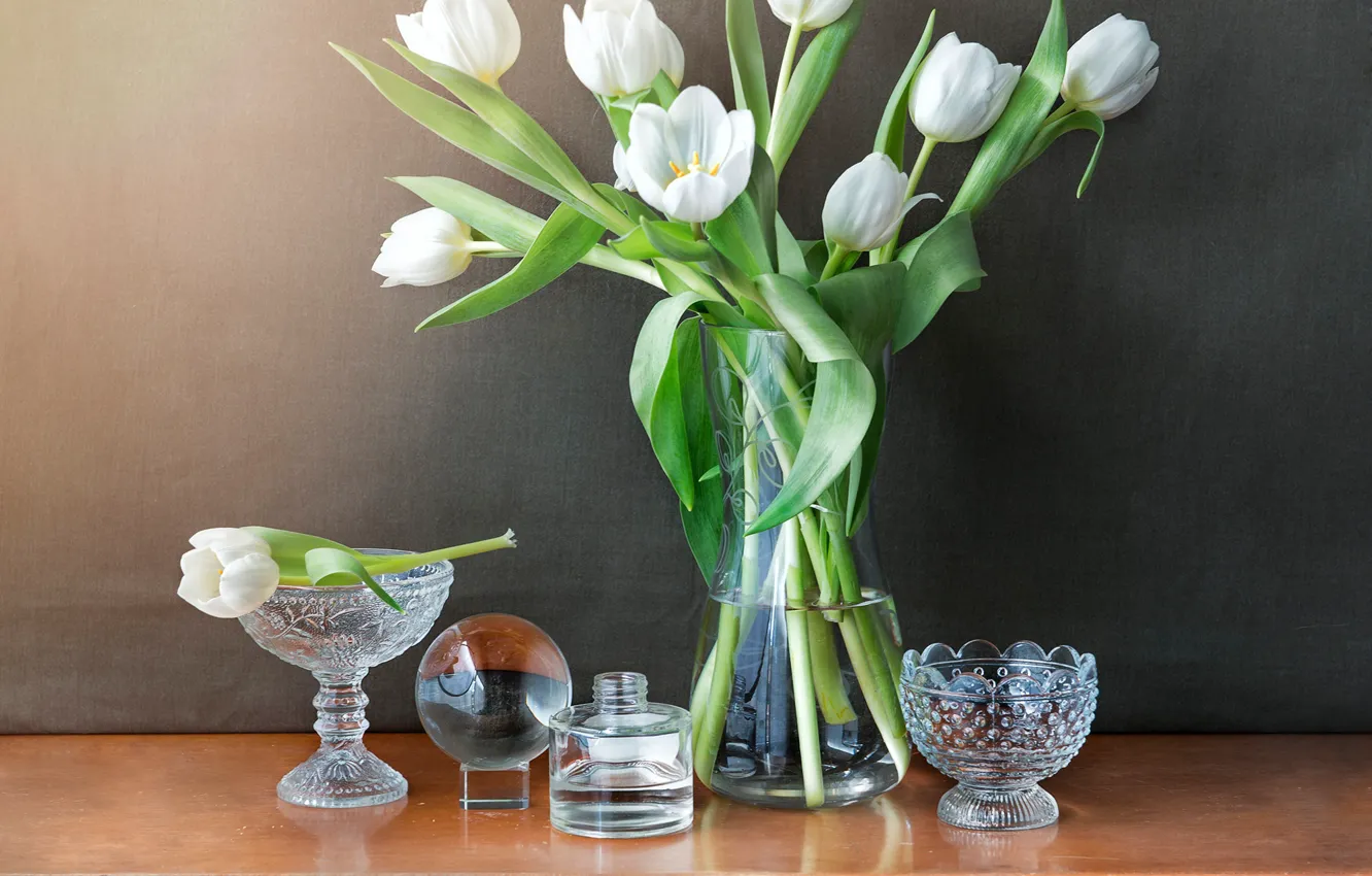 Photo wallpaper glass, flowers, table, tulips, dishes, white, vase