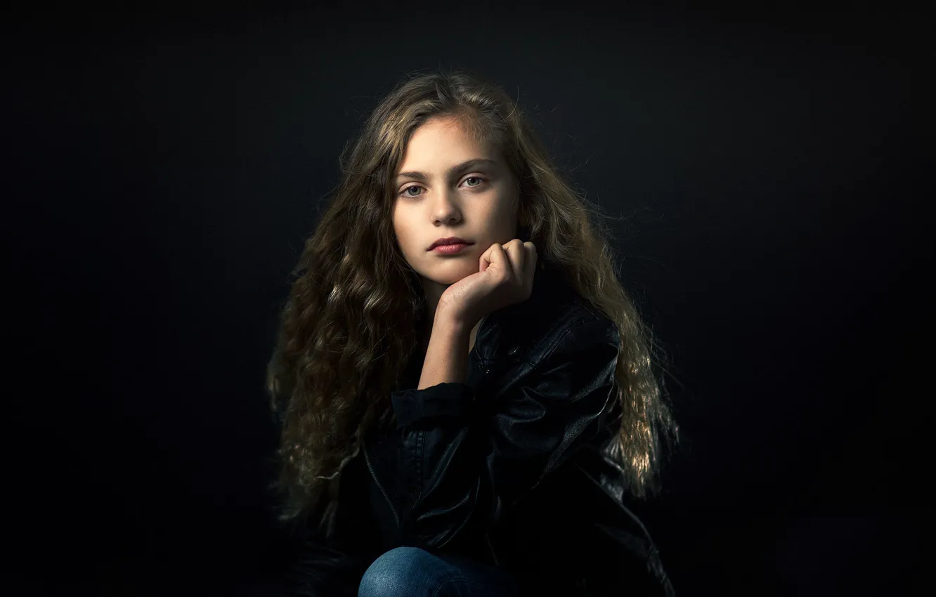 Photo wallpaper portrait, sponge, curls, Emmy, Studio Hors-champ