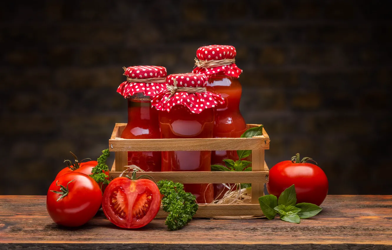 Photo wallpaper greens, red, the dark background, Board, juice, jars, Bank, drink