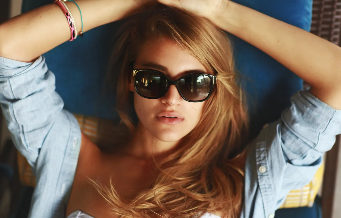 Photo wallpaper girl, glasses, lips