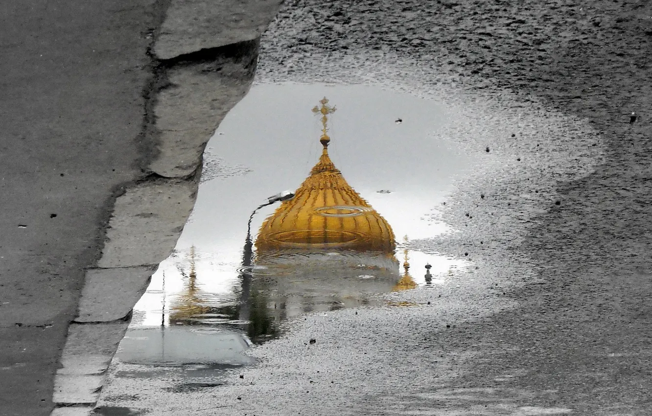 Photo wallpaper reflection, puddle, the sidewalk