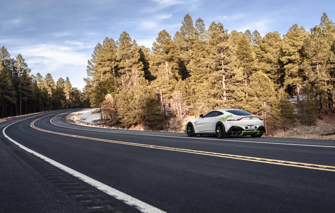 Photo wallpaper Aston Martin, Vantage, Rear View