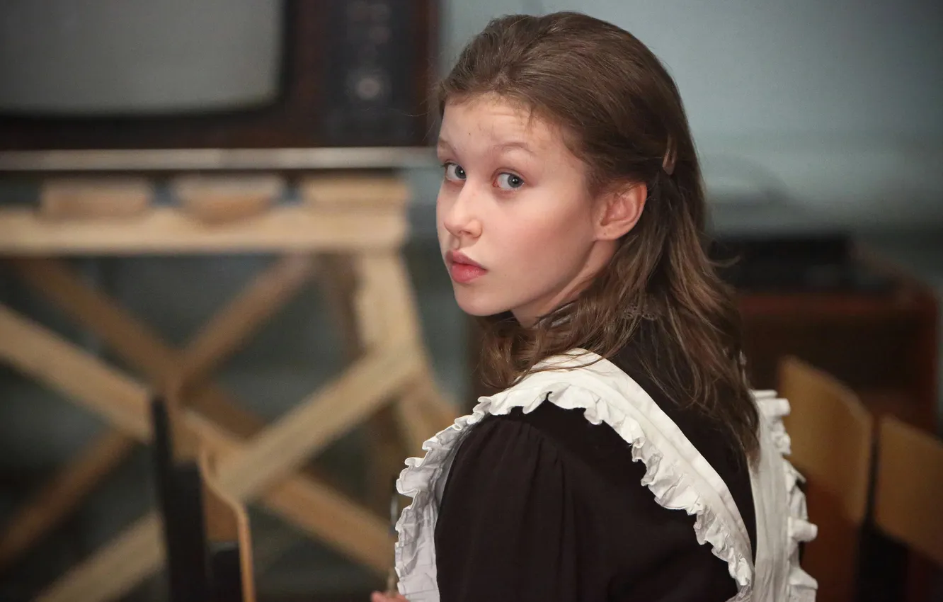 Photo wallpaper Aigul, Boy's word. Blood on the pavement, Anna Peresild