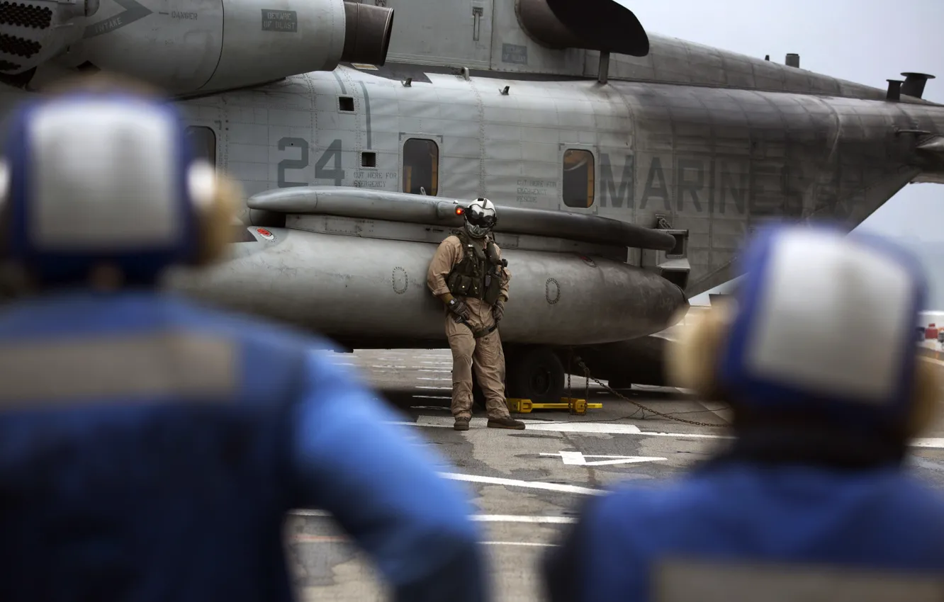 Photo wallpaper deck, pilot, helicopter