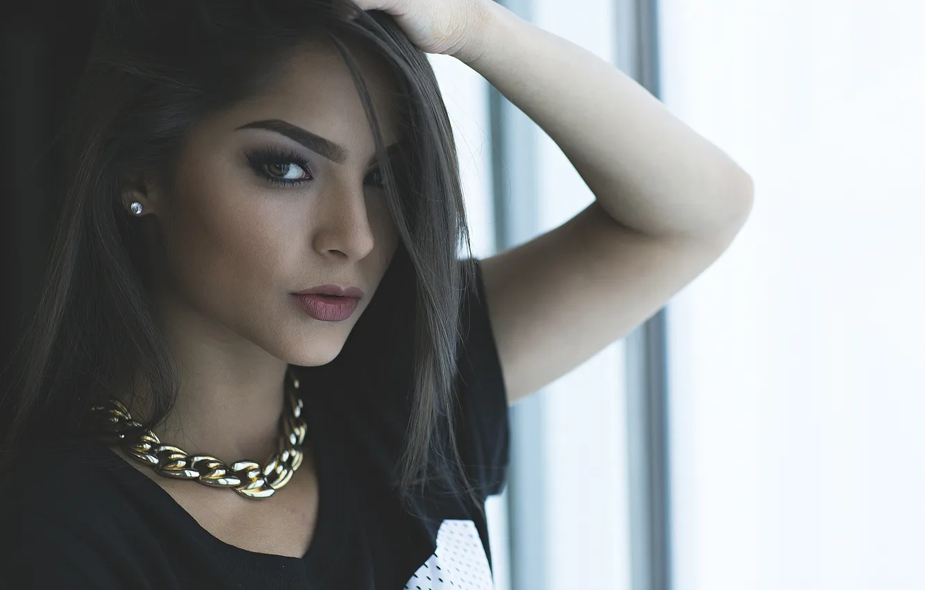 Photo wallpaper girl, face, brunette