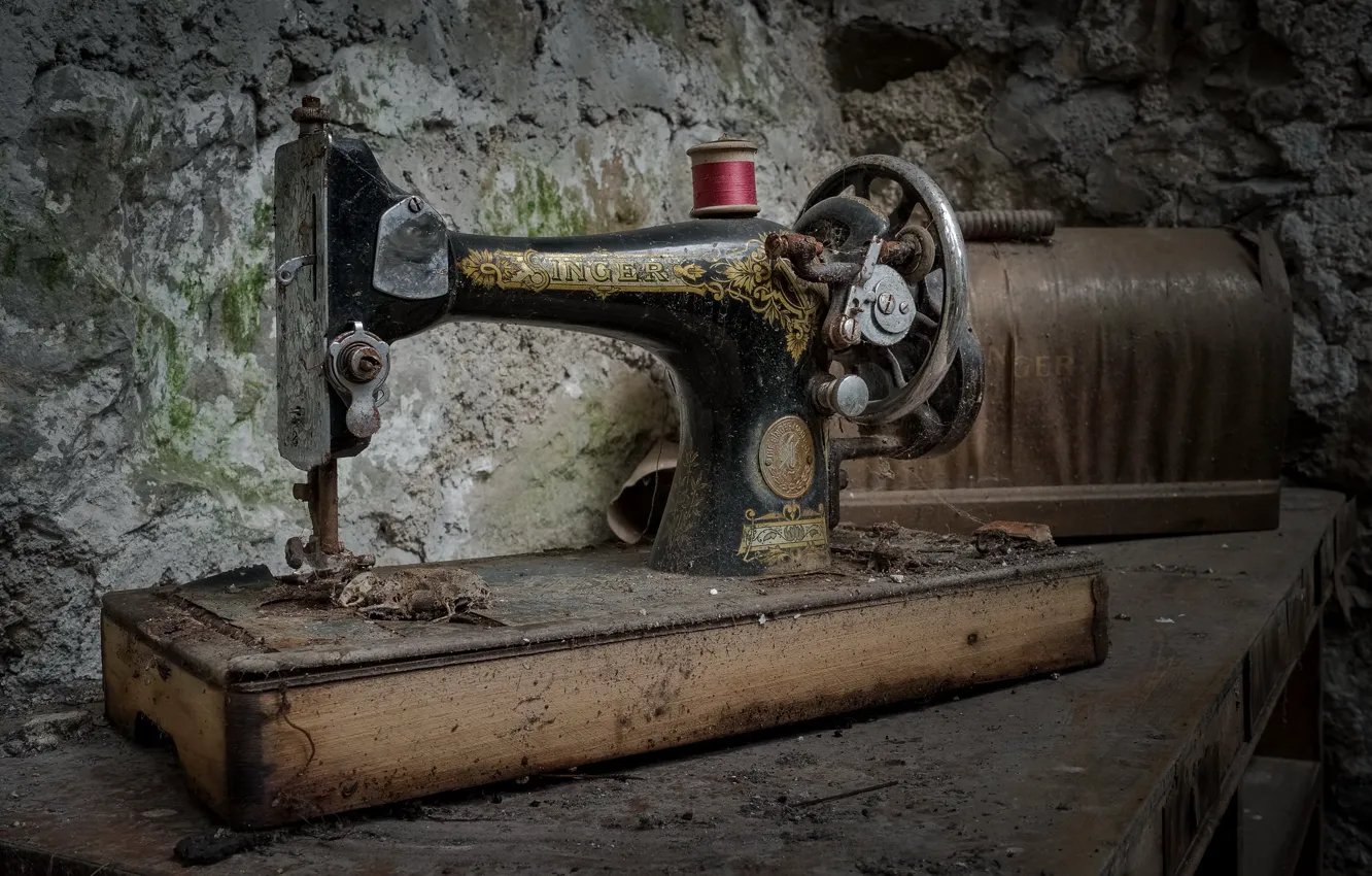 Photo wallpaper background, singer, sewing machine, naturalism