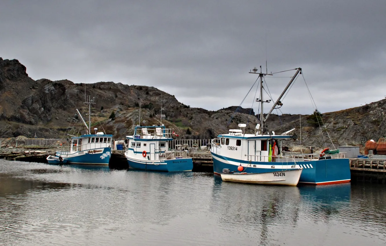 Photo wallpaper rock, sea, boats