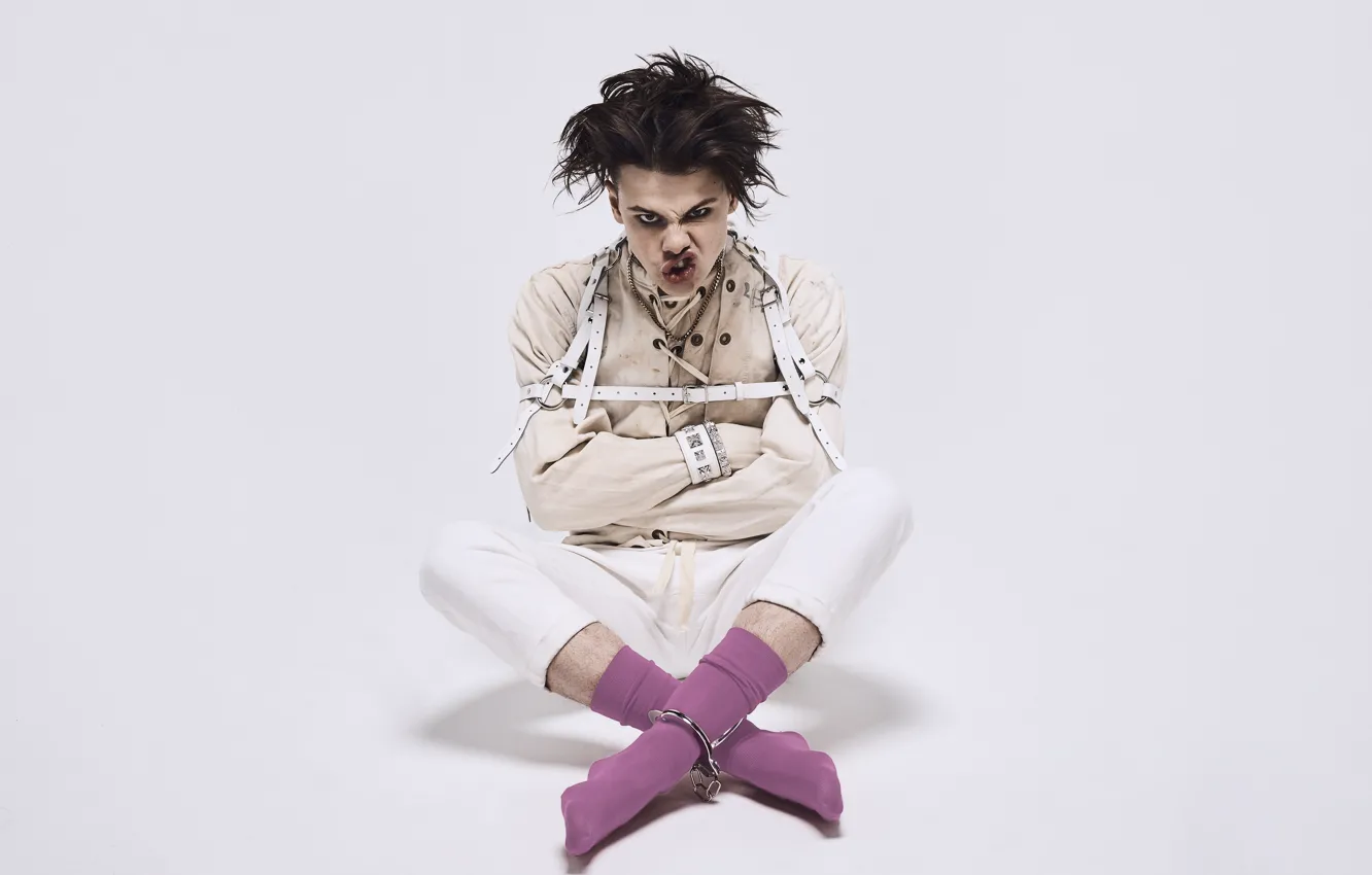 Photo wallpaper socks, musician, singer, British, Yungblud