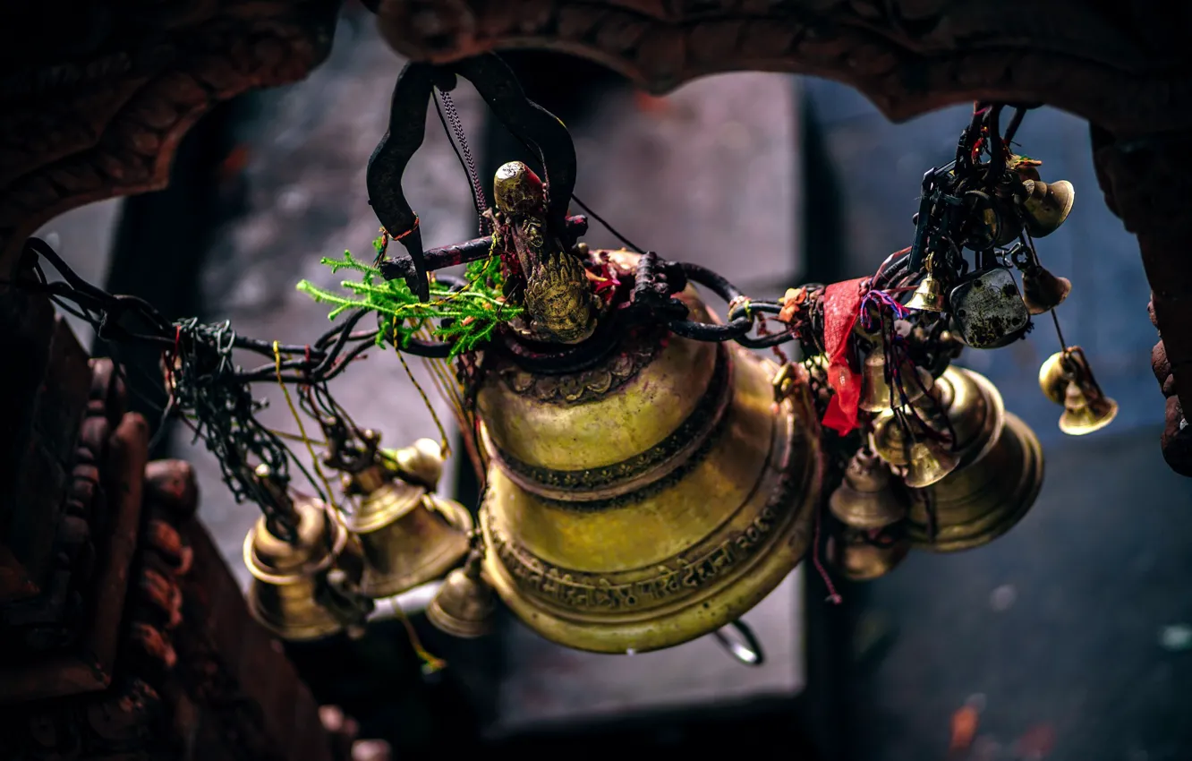 Photo wallpaper chain, bells, hanging