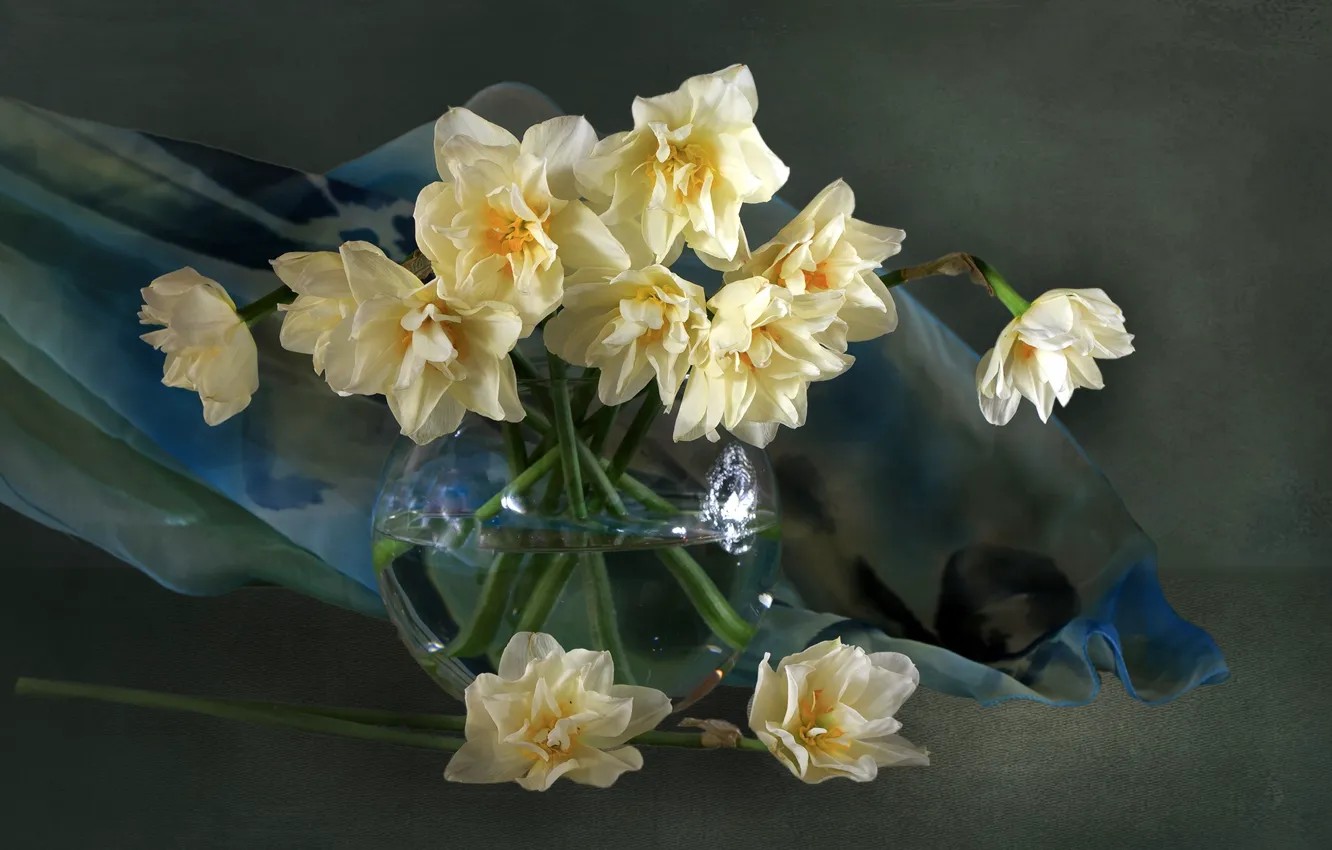 Photo wallpaper still life, bouquet, daffodils