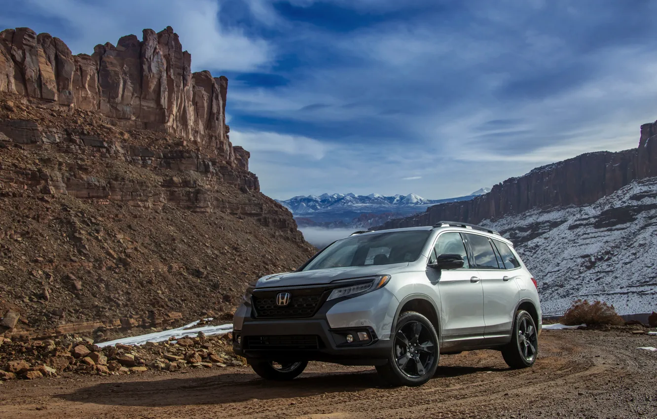 Photo wallpaper Honda, 2019, Passport, on a dirt road