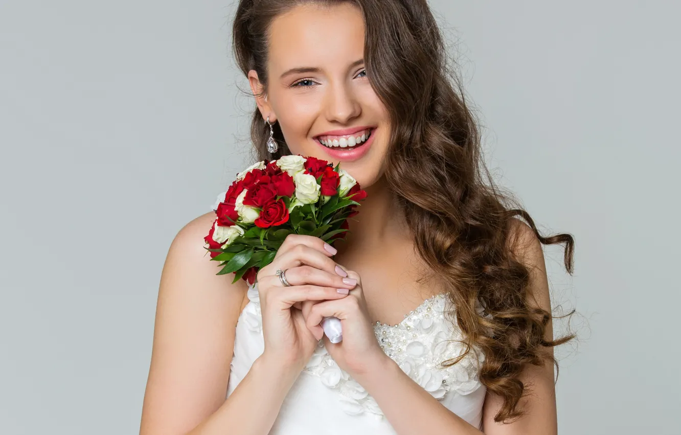 Photo wallpaper joy, happiness, flowers, smile, background, portrait, bouquet, makeup
