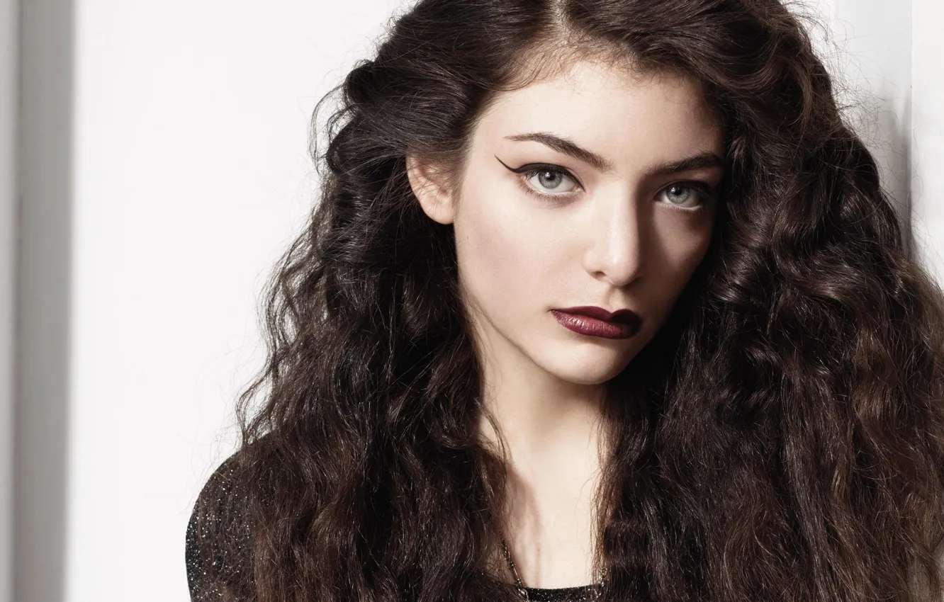 Photo wallpaper look, girl, arrows, hair, portrait, makeup, Lorde