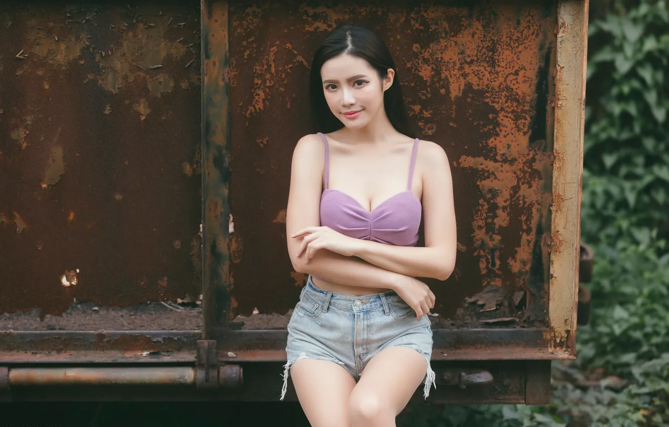 Photo wallpaper look, sexy, pose, model, shorts, portrait, hands, makeup