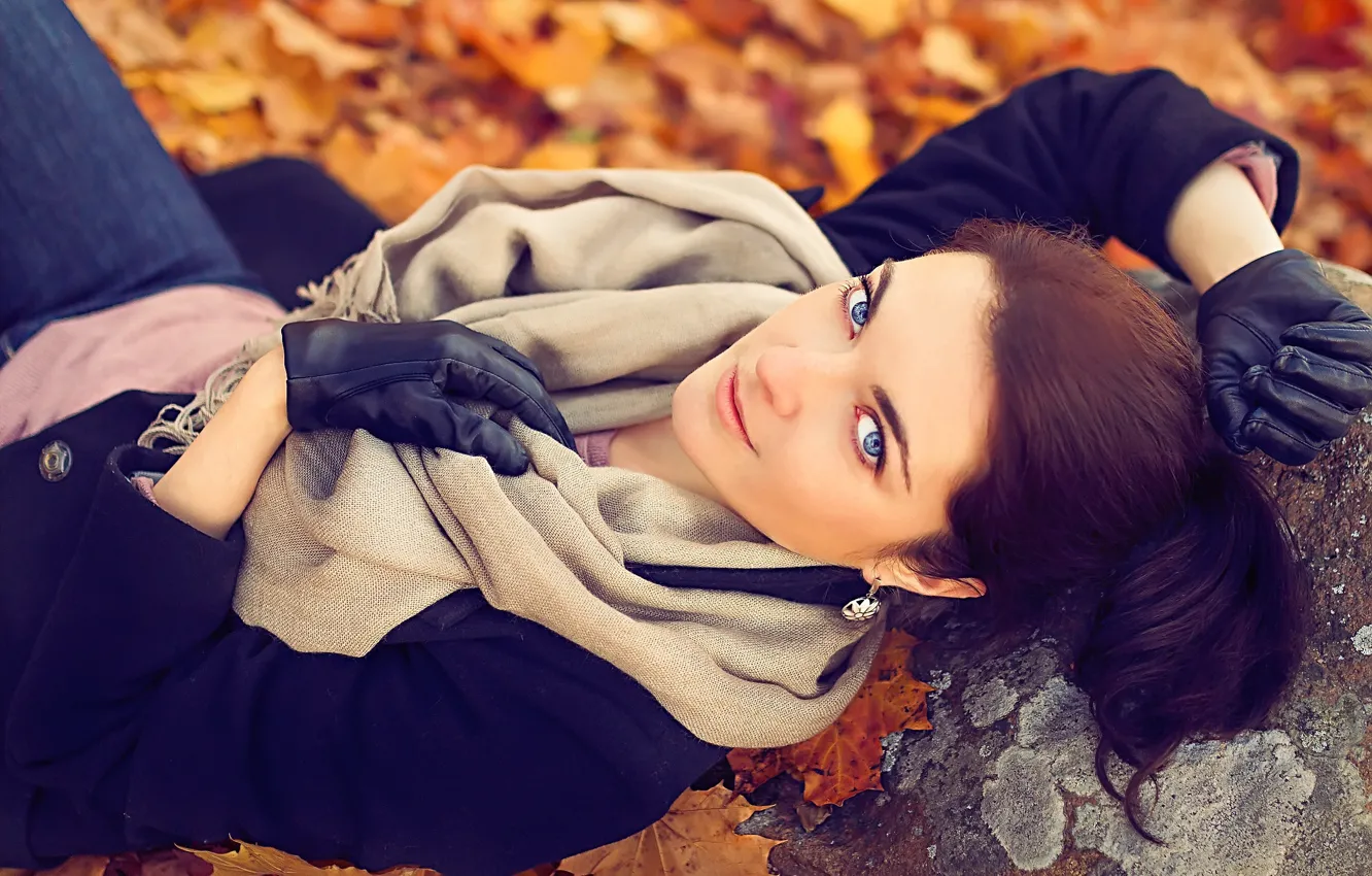 Photo wallpaper autumn, eyes, look, girl, leaves.