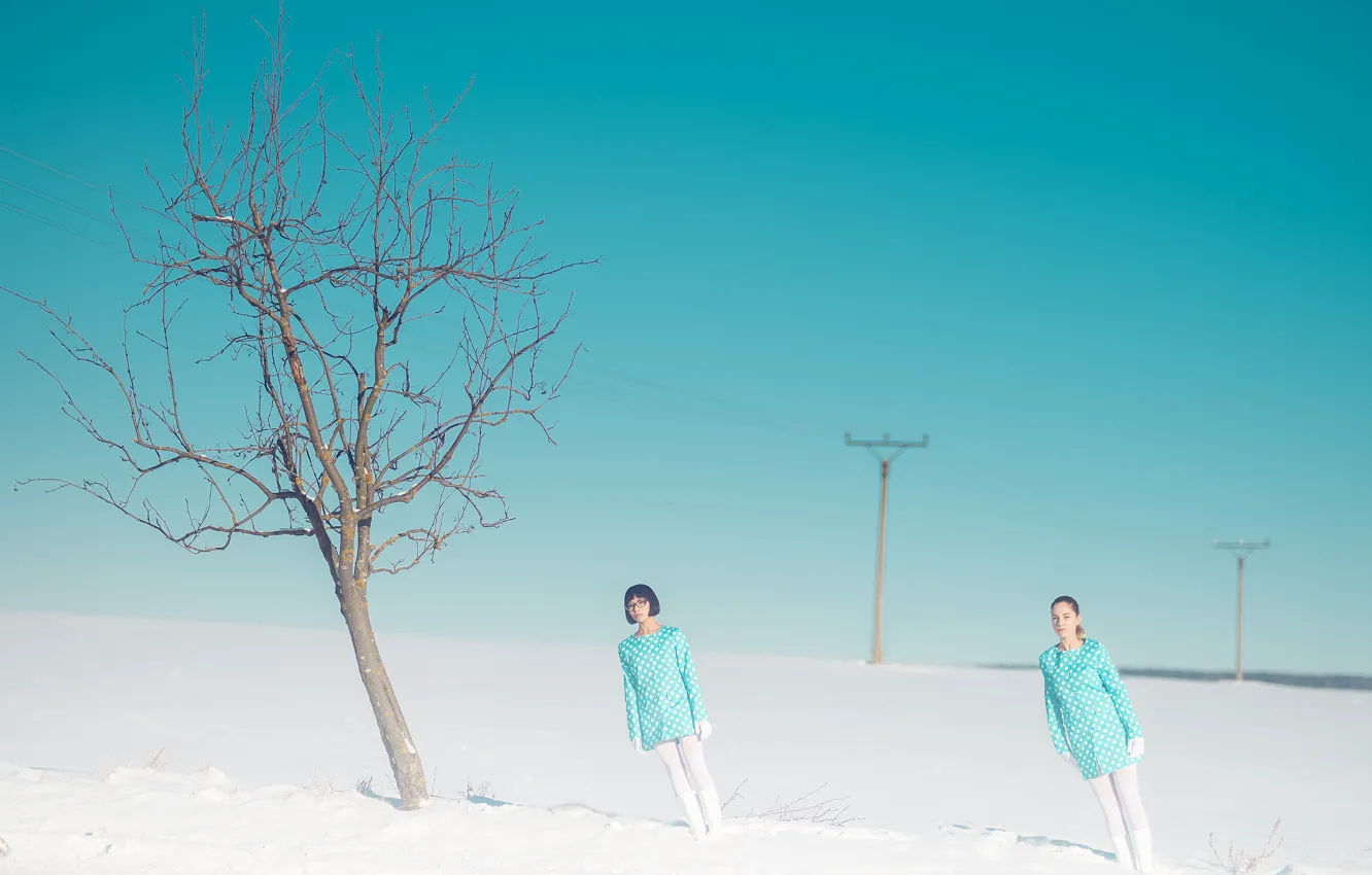 Photo wallpaper snow, tree, tilt, two girls
