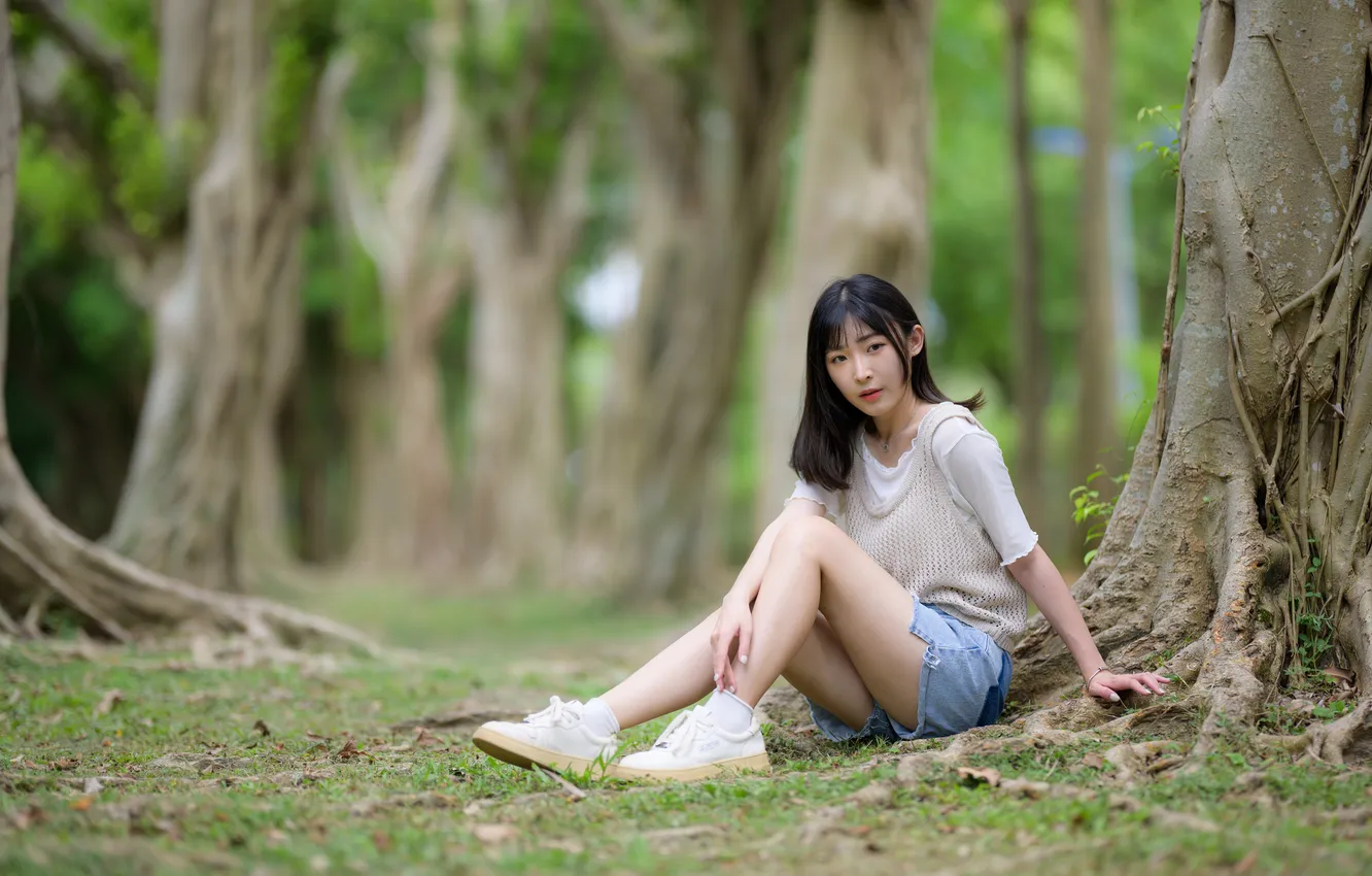 Photo wallpaper look, trees, pose, Park, model, shorts, portrait, makeup
