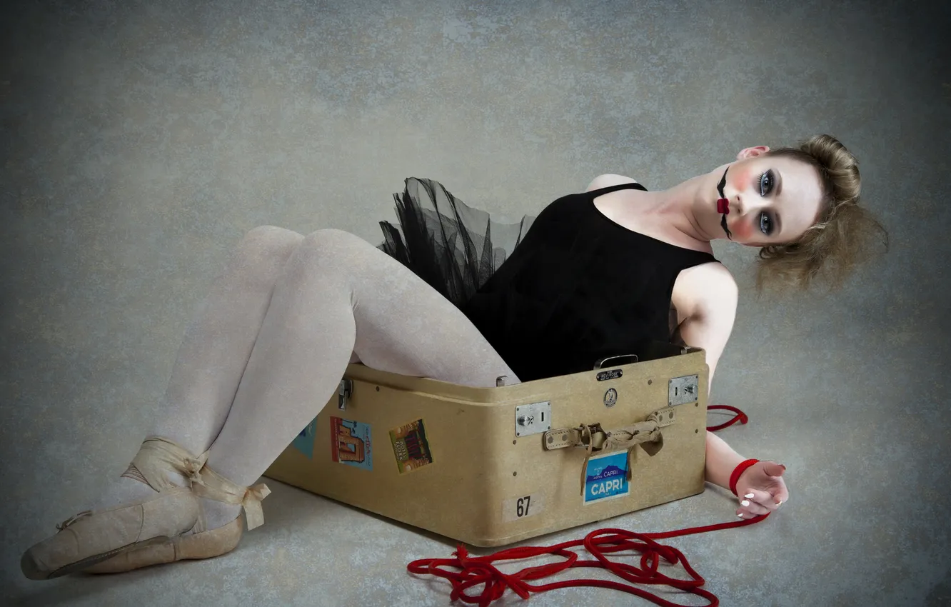 Photo wallpaper girl, the situation, suitcase, ballerina