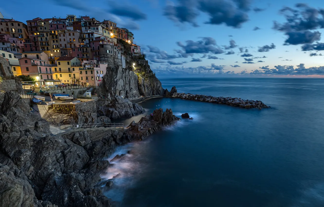 Photo wallpaper rocks, horizon, Italy, town, Italia, coast, Manarola Cinque Terre, National Park Liguria