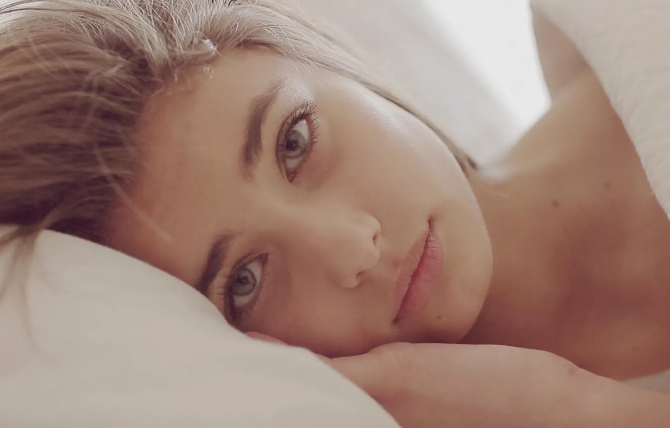 Photo wallpaper girl, eyes, model, beauty, look, Taylor Marie Hill, Taylor Hill