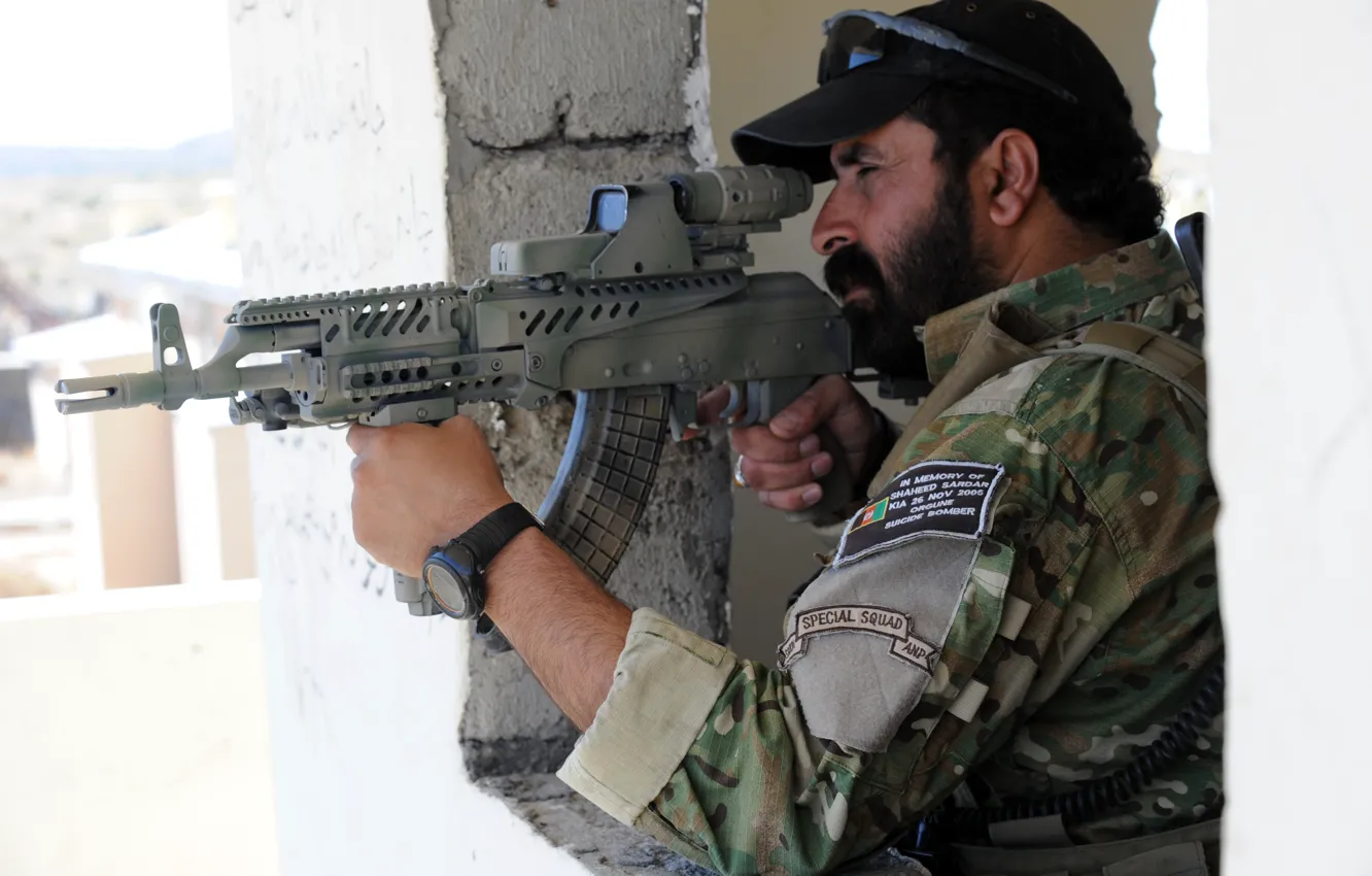Photo wallpaper Afghan Border Police, aiming, modified AMD-65