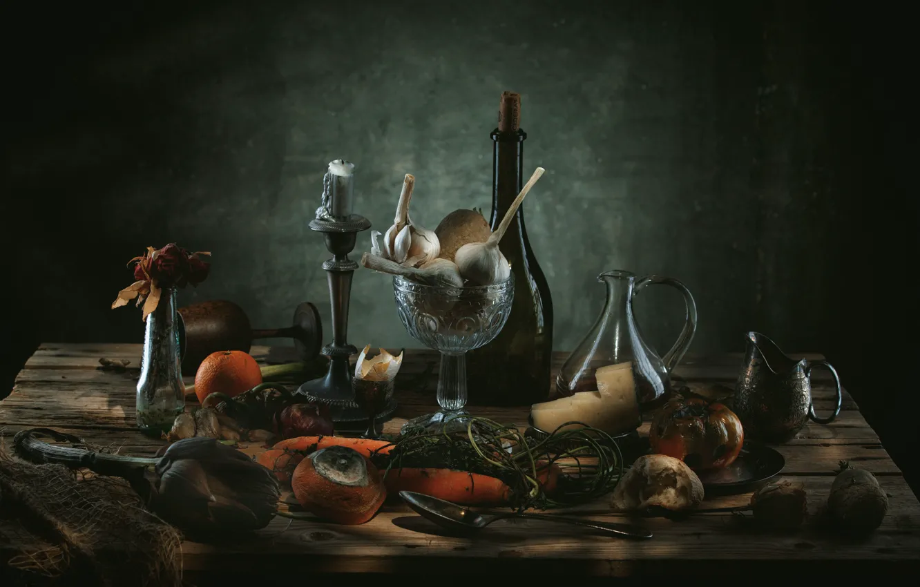 Photo wallpaper glass, flowers, the dark background, table, Board, glass, bottle, orange
