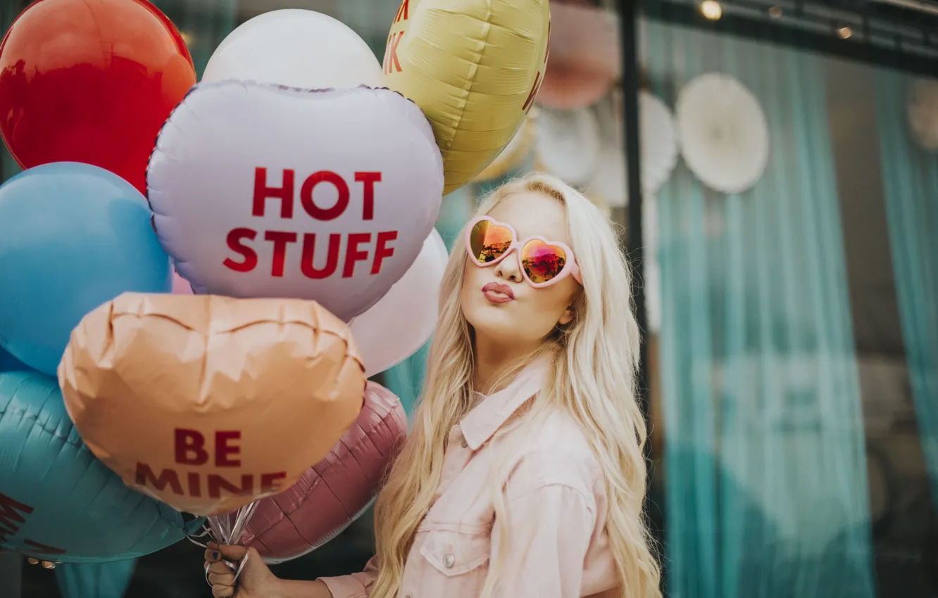 Photo wallpaper balls, balls, kiss, glasses, blonde, air