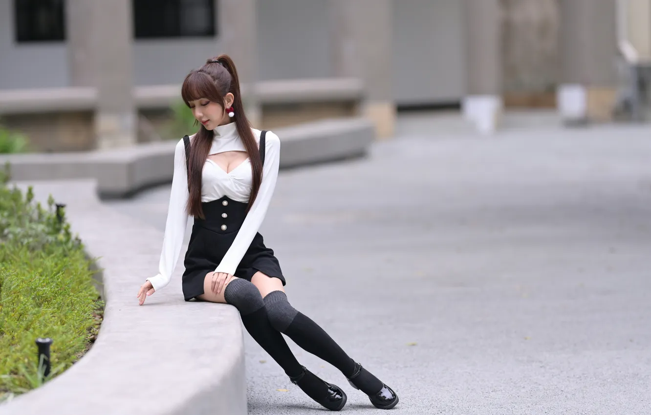 Photo wallpaper feet, skirt, blouse, Asian, sitting, Golf