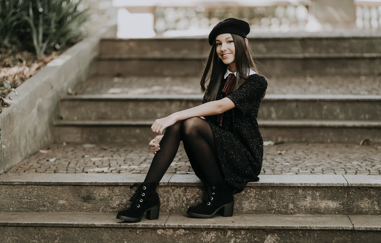 Photo wallpaper smile, brown eyes, takes, smile, brown eyes, beret, sitting on the steps, young fashionista