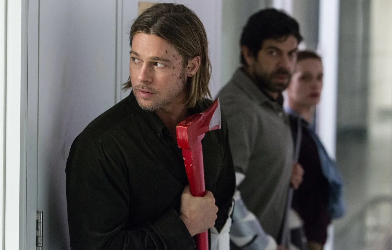 Photo wallpaper blood, people, male, Brad Pitt, axe, World war Z, World War Z