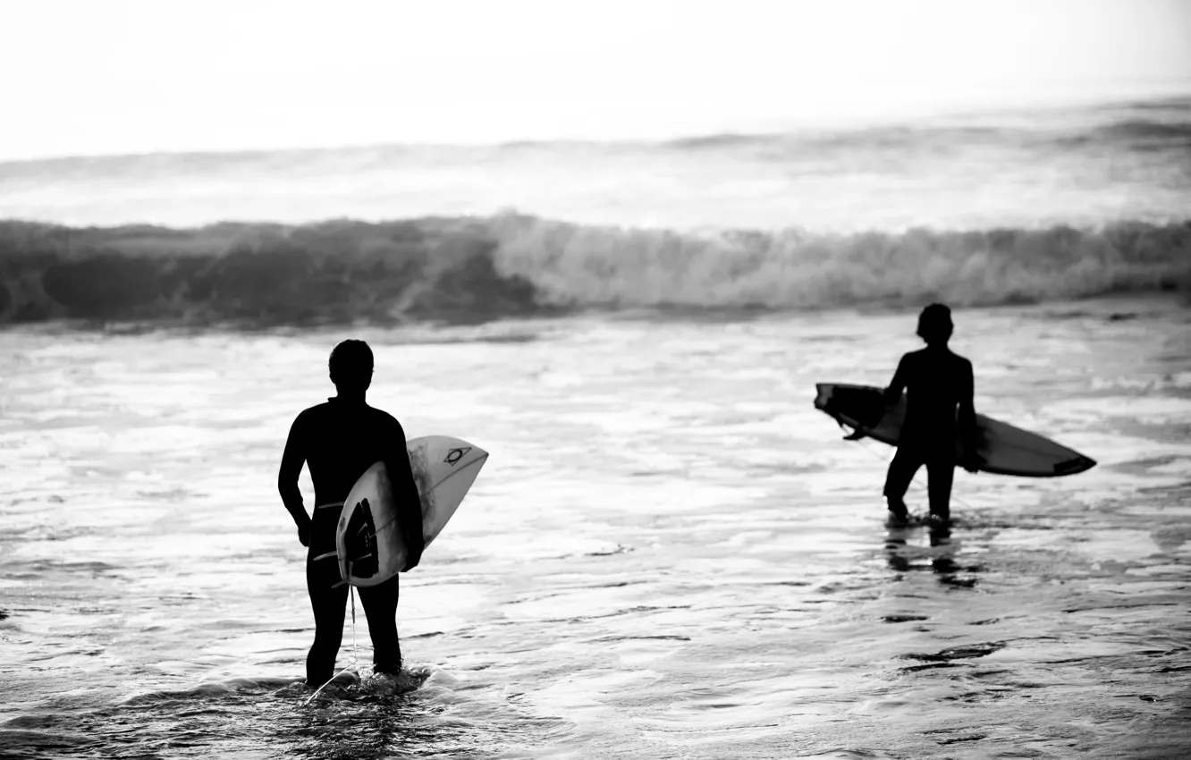 Photo wallpaper wave, beach, surfer, waves, beach, black and white, black &amp; white, extreme sports
