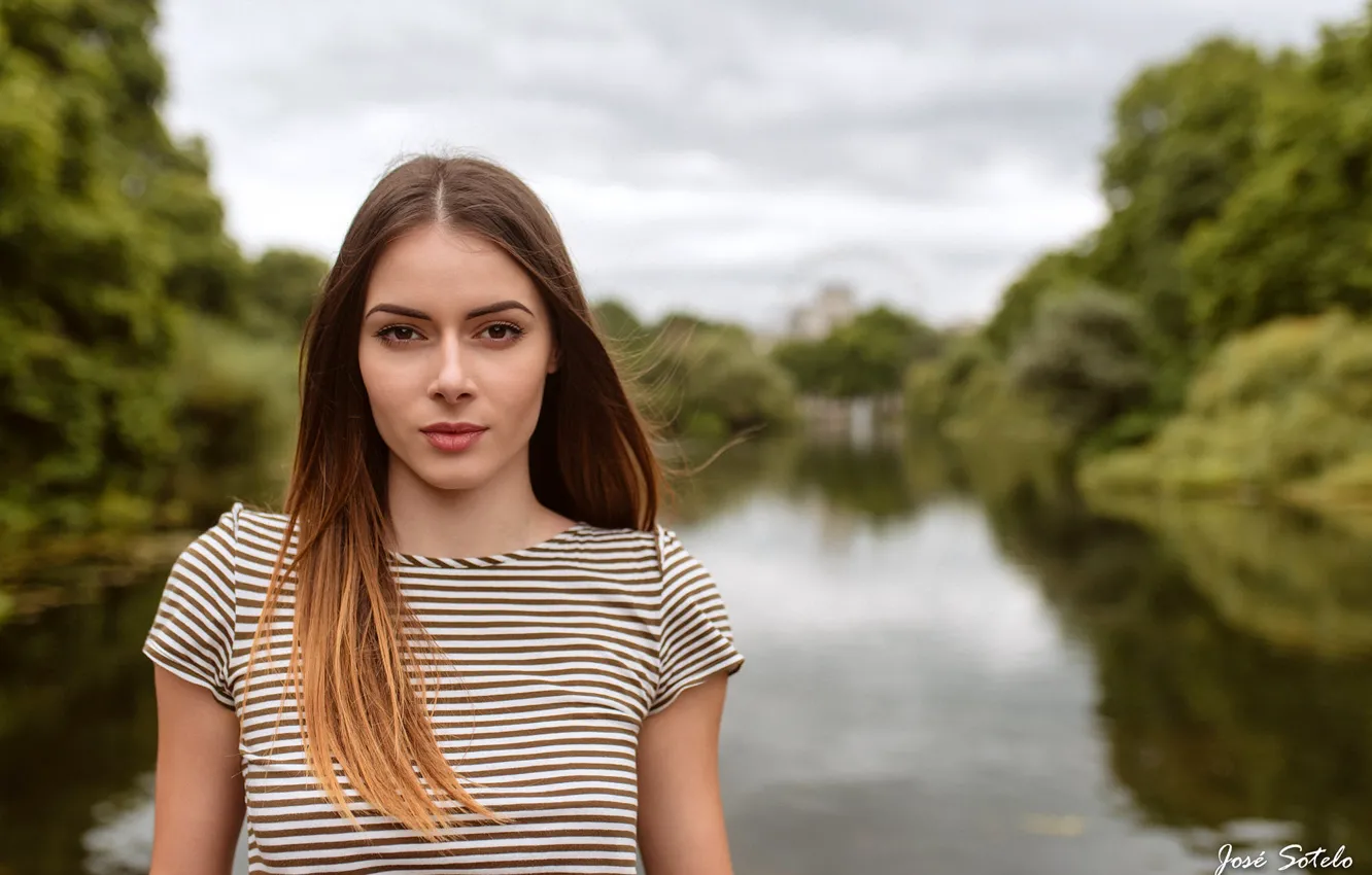 Photo wallpaper trees, nature, pond, Park, model, portrait, brown hair, beauty