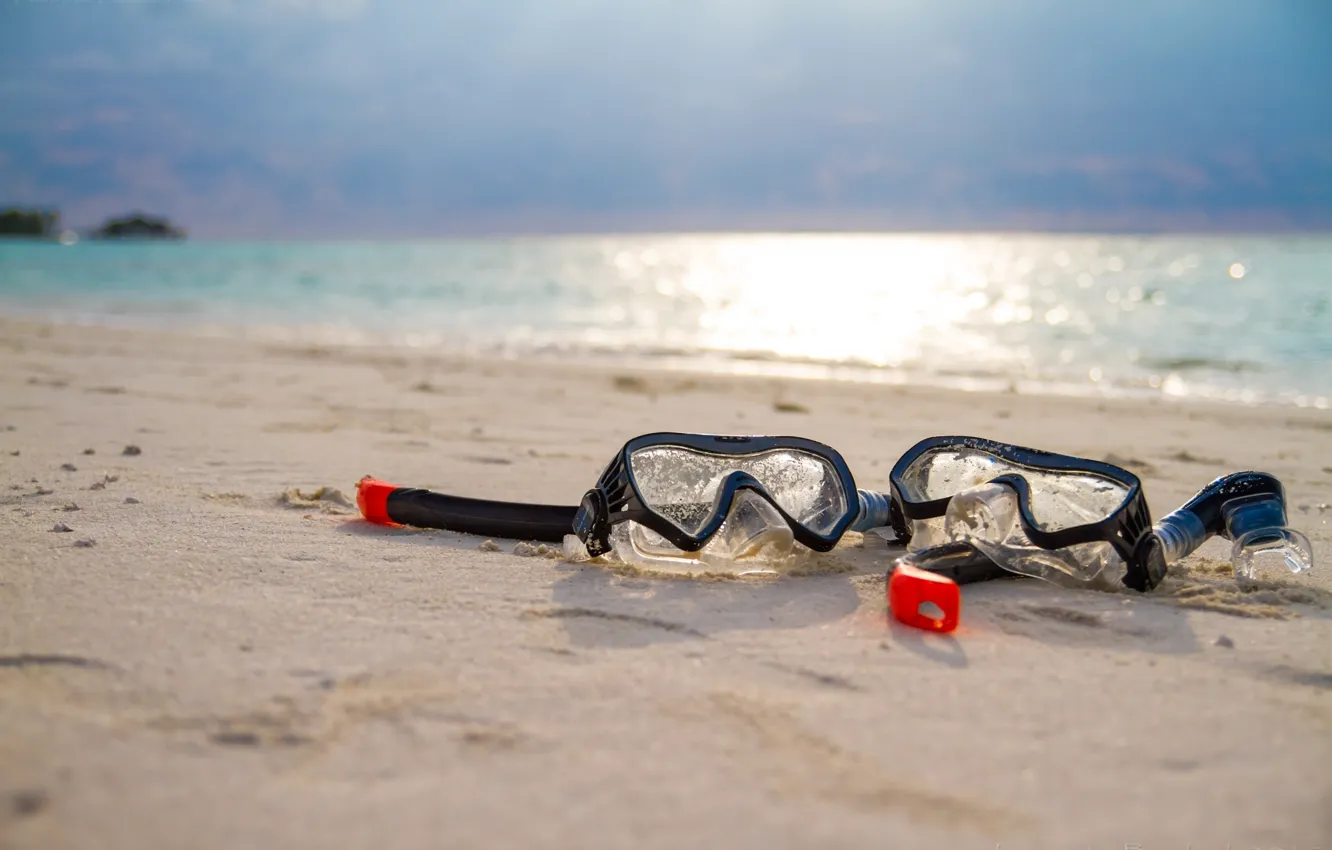 Photo wallpaper sand, beach, the sun, glasses, swimming