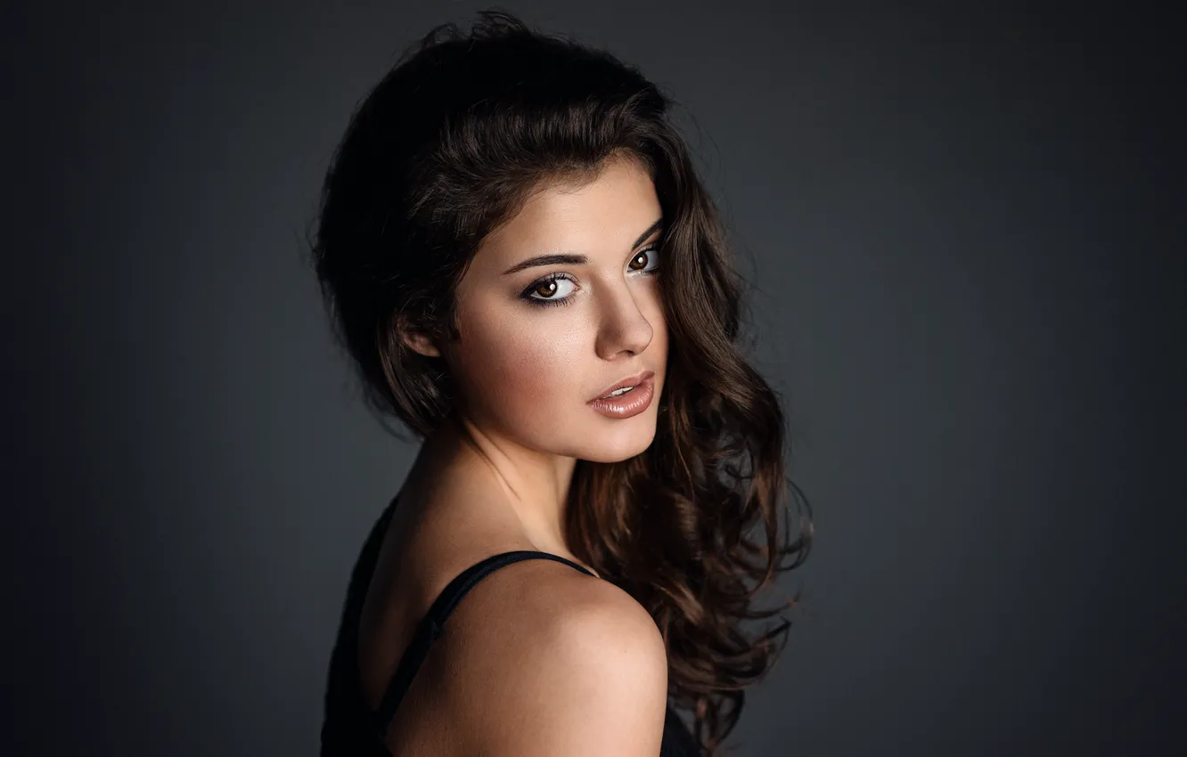 Photo wallpaper girl, face, background, portrait, hairstyle, light, brown hair, studio