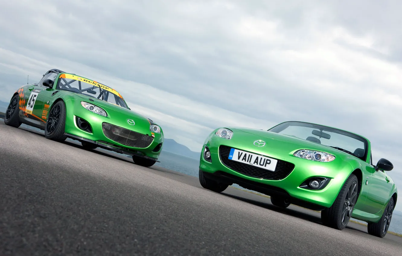 Photo wallpaper two, Mazda, track