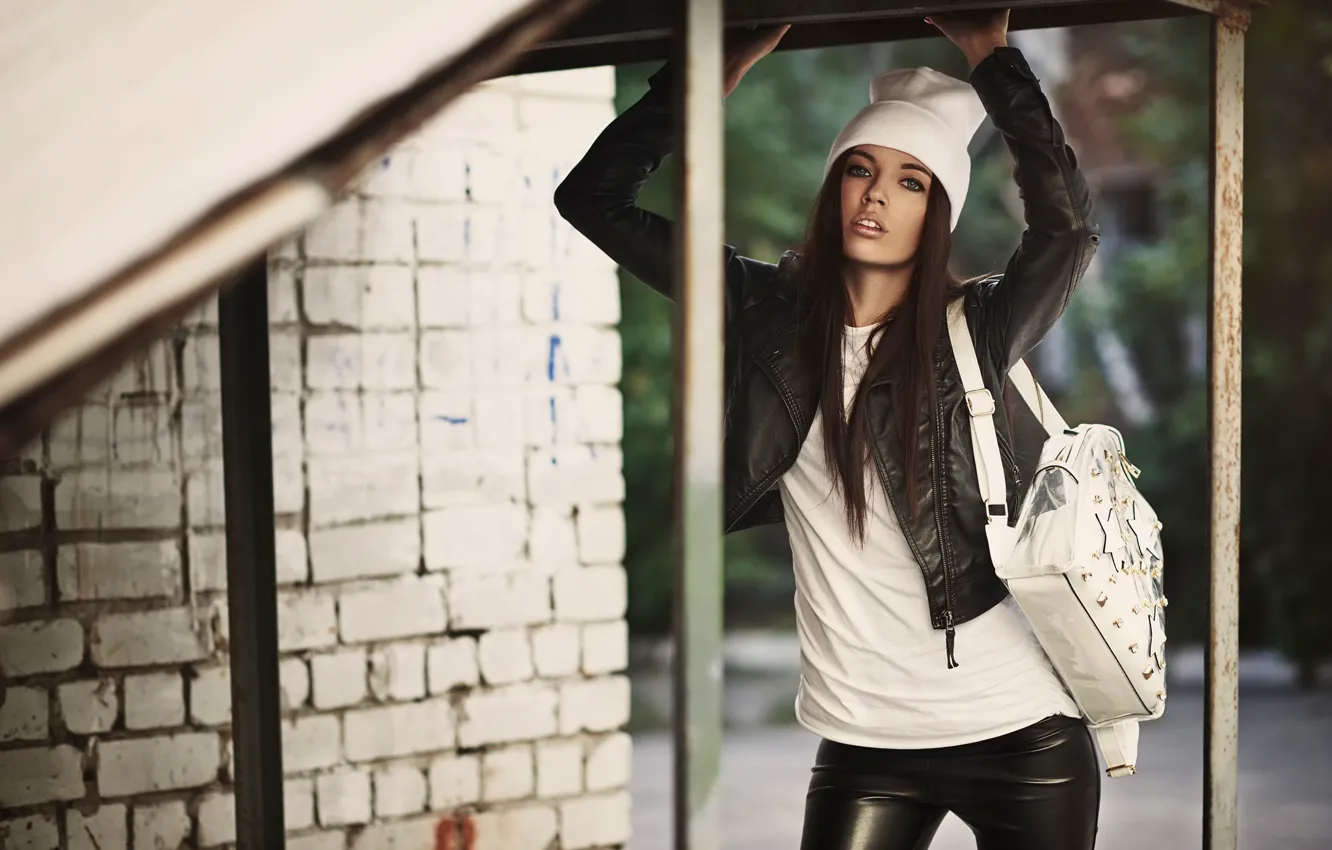 Photo wallpaper girl, leather, handbag, cap